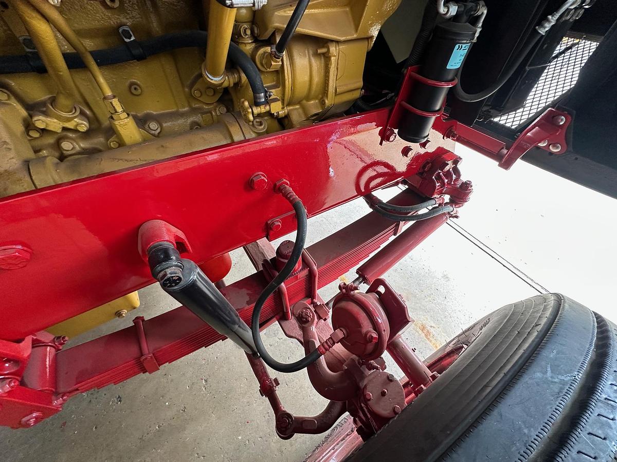 Used 1997 AUTOCAR DK6 Tilt Nose