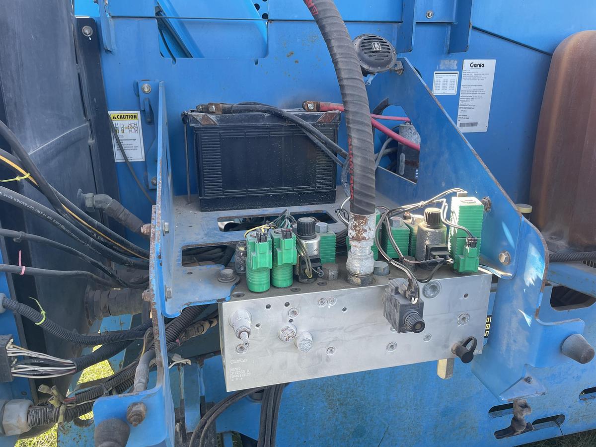 Used 2006 GENIE S-60