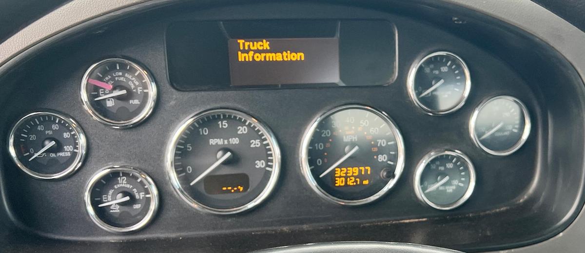 Used 2016 PETERBILT 348