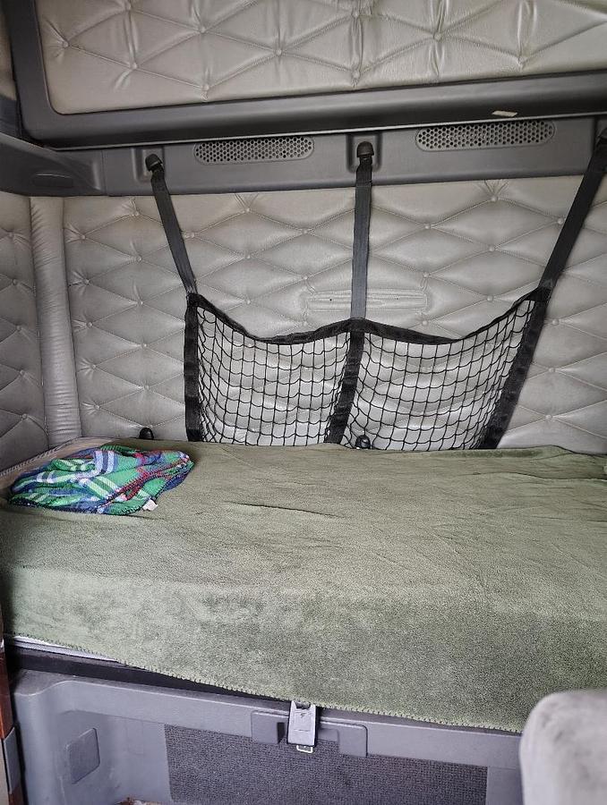 Used 2012 FREIGHTLINER Cascadia