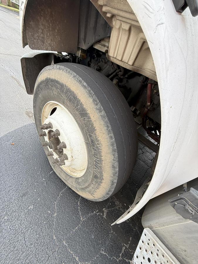 Used 2018 FREIGHTLINER Business Class M2 106