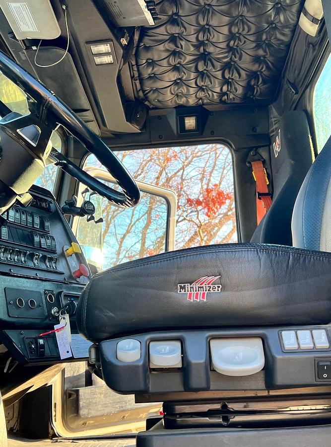 Used 2019 WESTERN STAR W4900