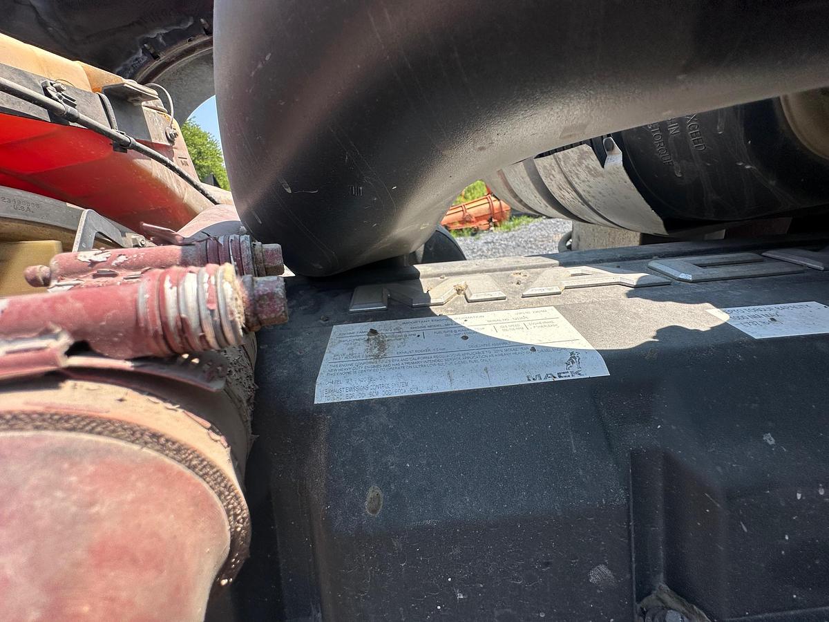 Used 2020 MACK Granite GR64F