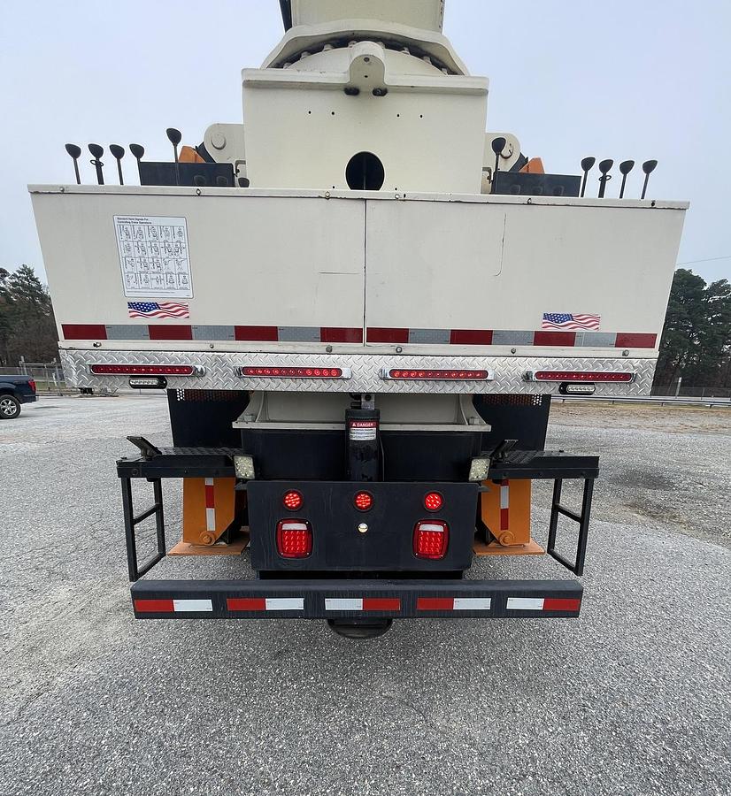 Used 2008 PETERBILT 365 Crane