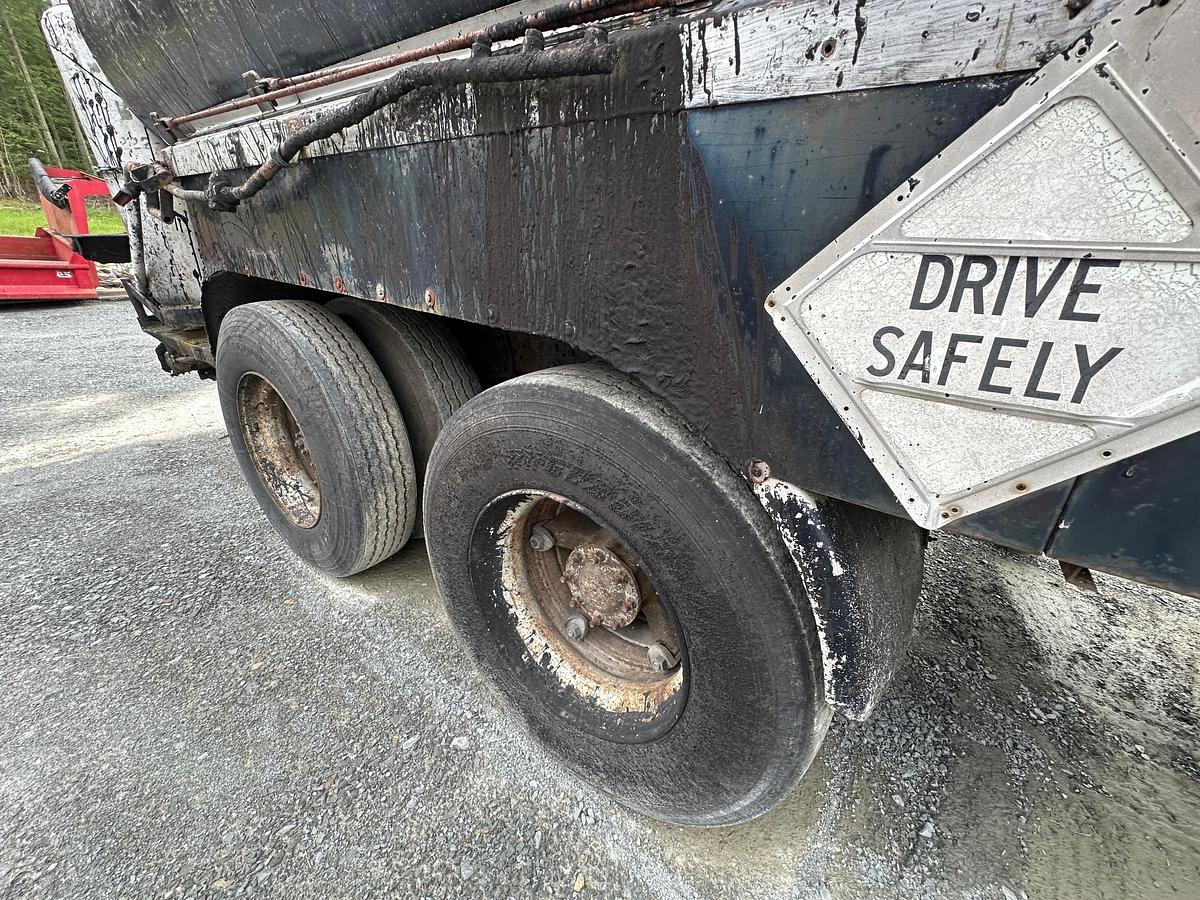 Used 1988 WHITE/GMC Brigadier Oil Distributor