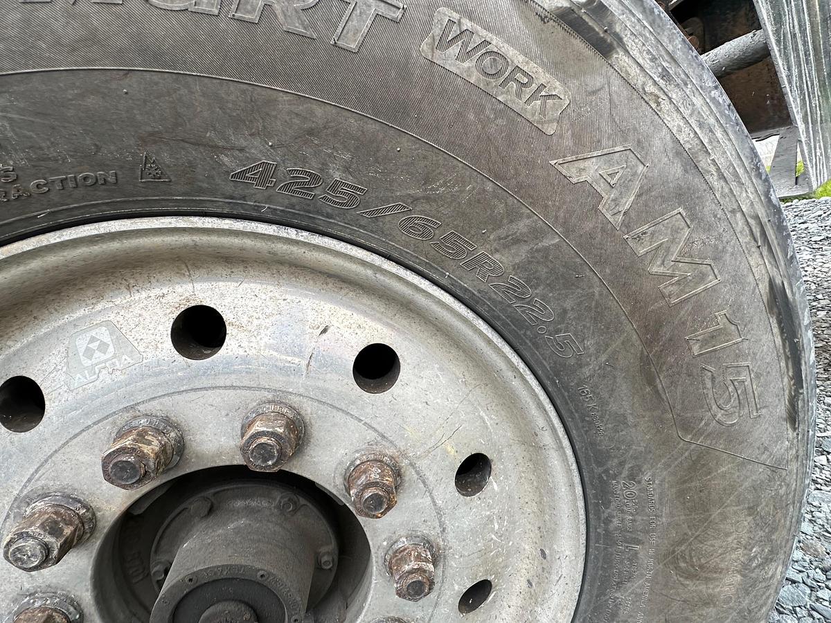Used 1998 FORD 9500