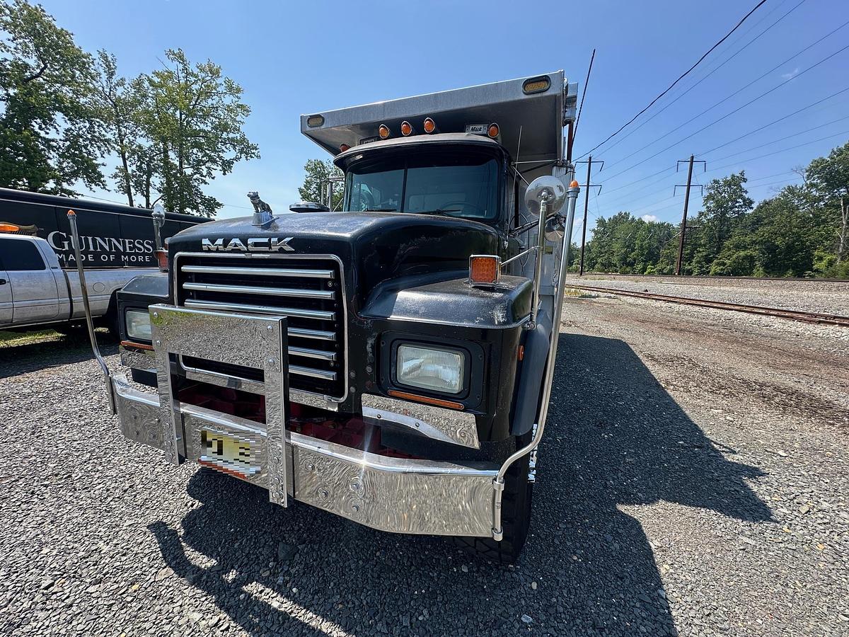 Used 1997 MACK RD688S