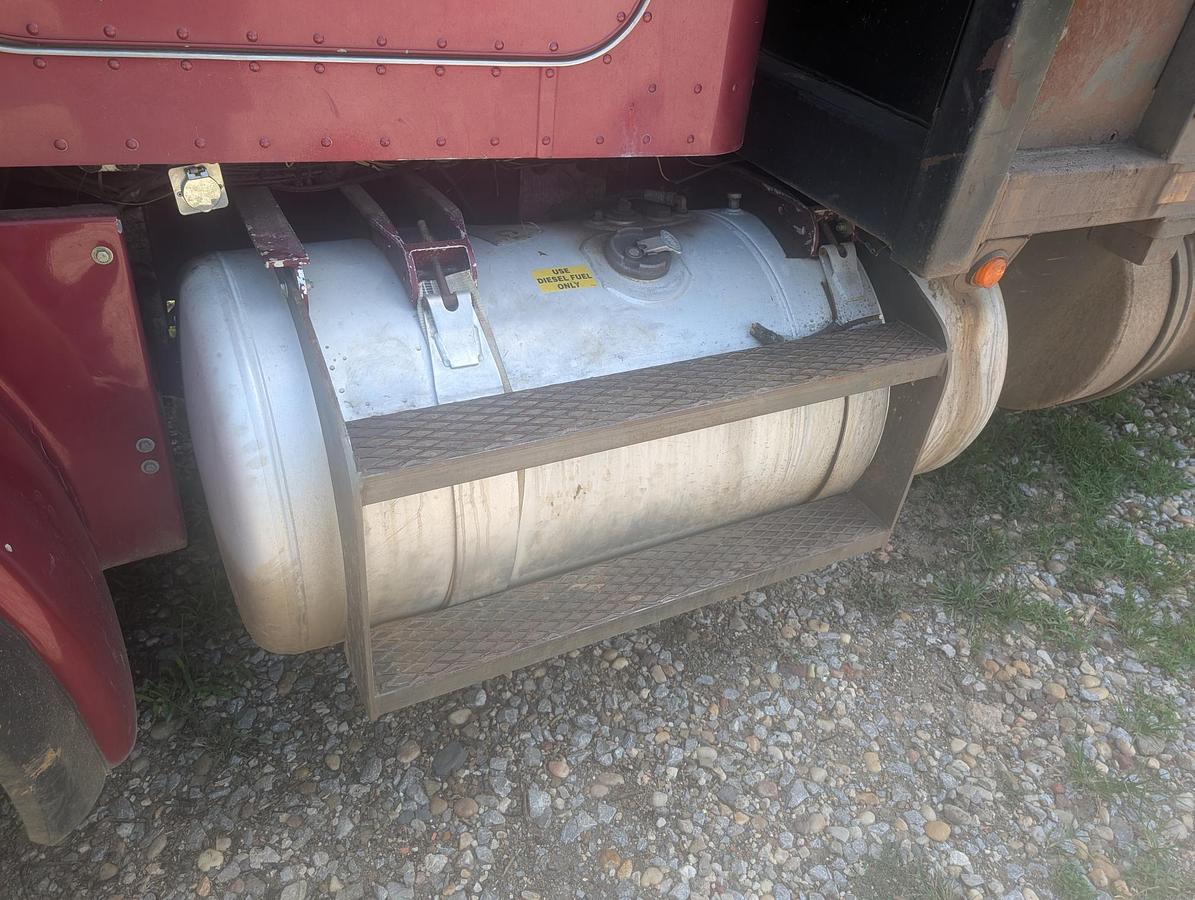 Used 1995 PETERBILT 330