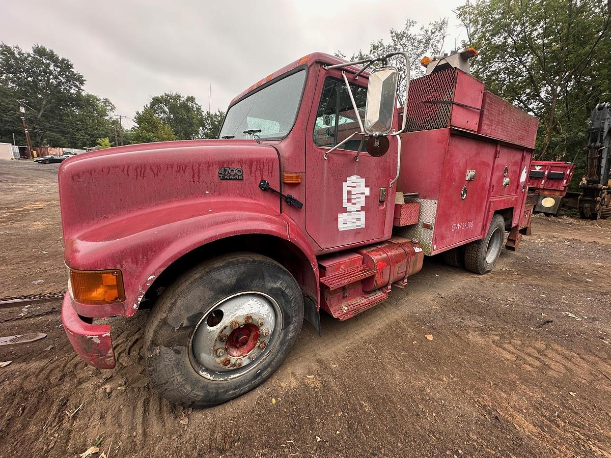 Used 2001 INTERNATIONAL 4700 Service Truck