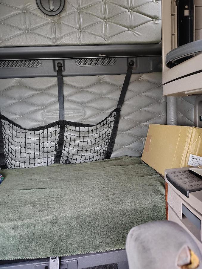 Used 2012 FREIGHTLINER Cascadia