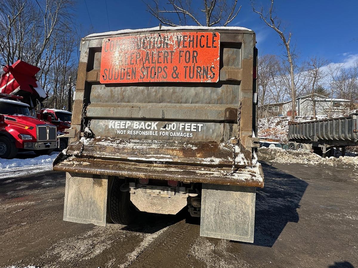 Used 2005 MACK CV713