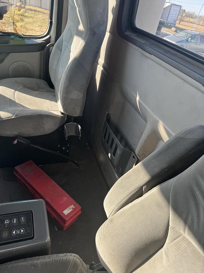 Used 2007 VOLVO VNL42T