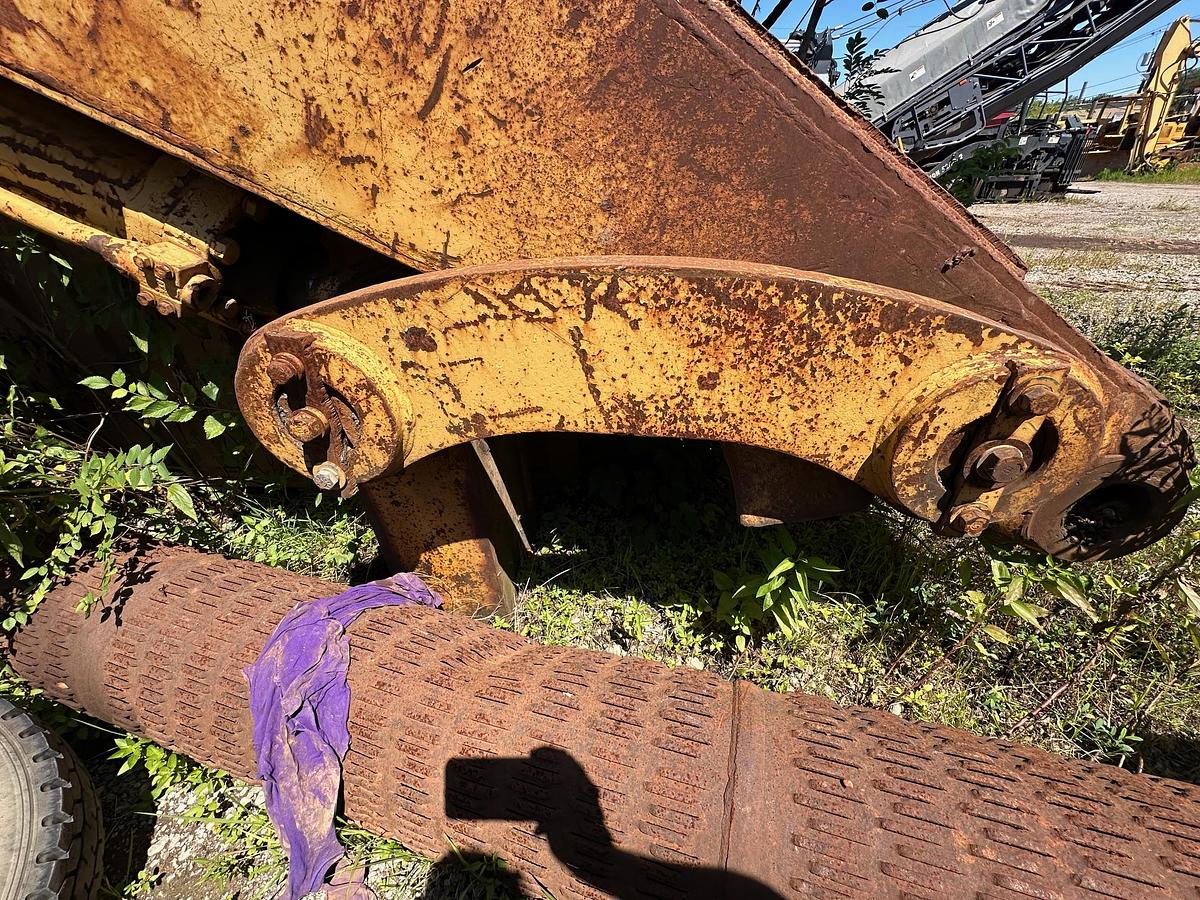 Used 1983 CATERPILLAR 245