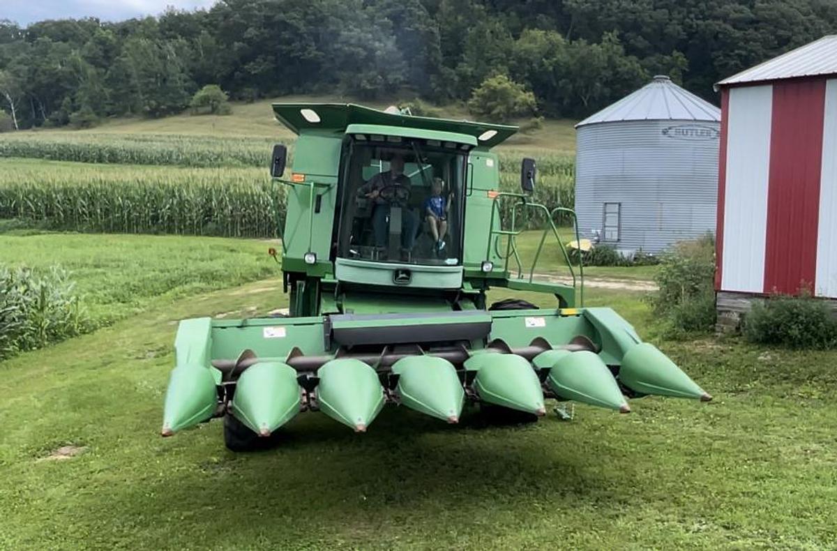Used 1996 JOHN DEERE 9500 Sidehill combine