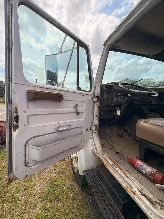 Used 1990 INTERNATIONAL 4900