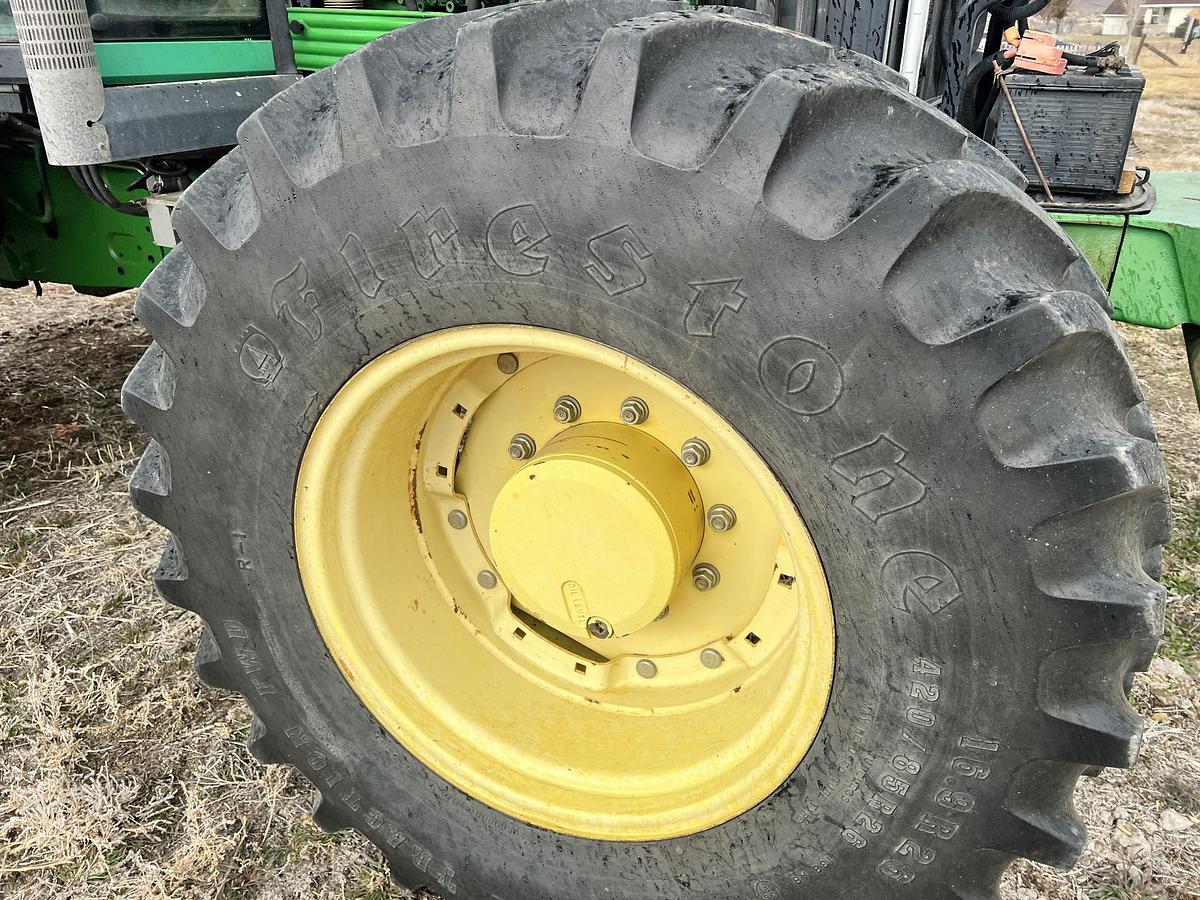 Used 2006 JOHN DEERE 7520
