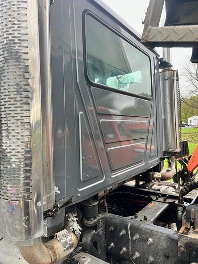 Used 2005 MACK Granite CV713