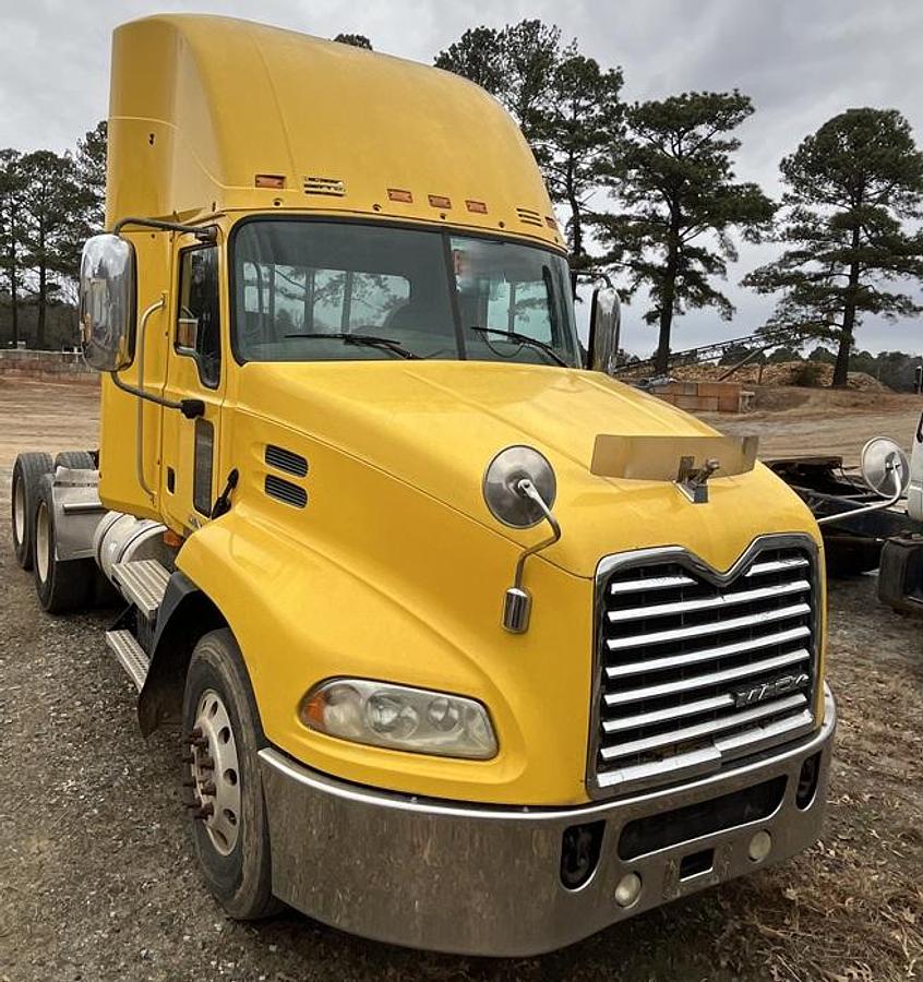 Used 2009 MACK CXU 613