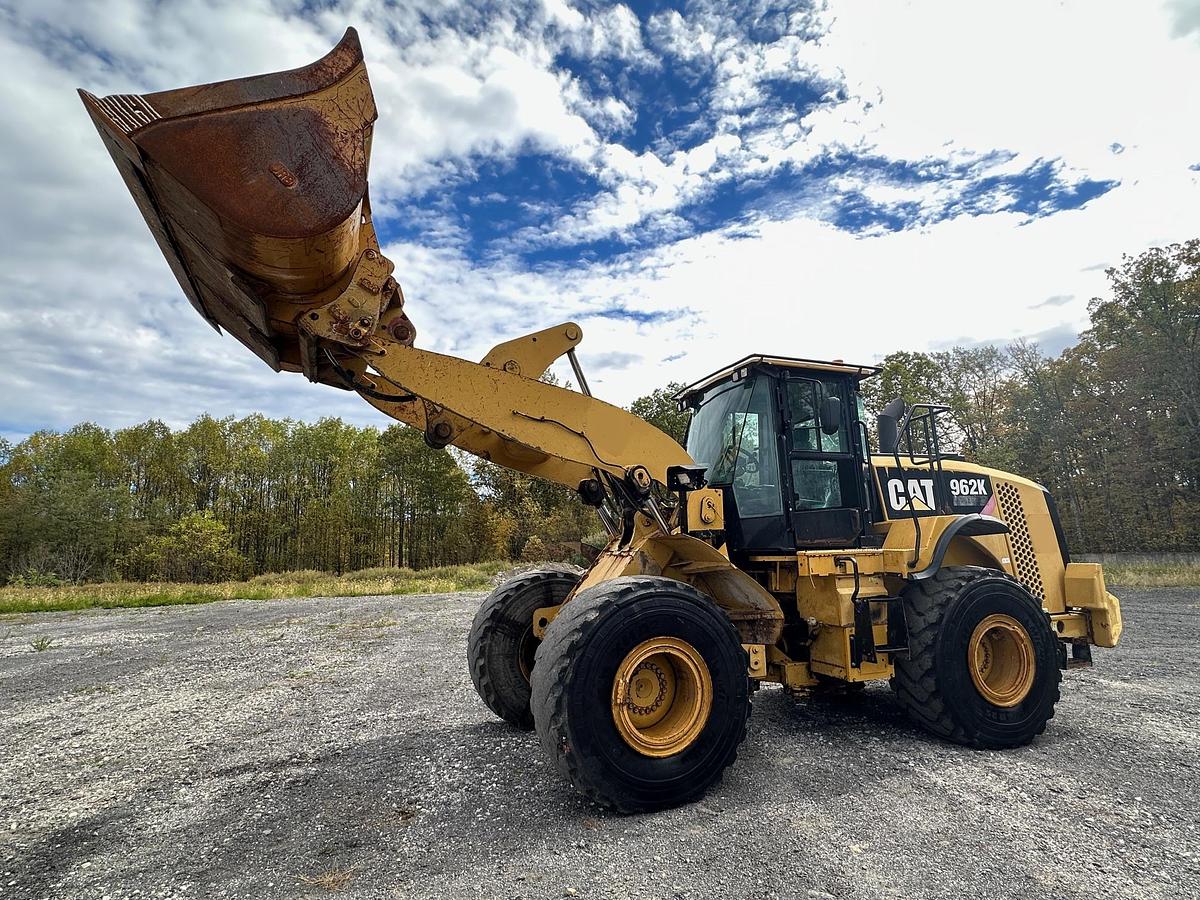 Used 2013 CATERPILLAR 962K