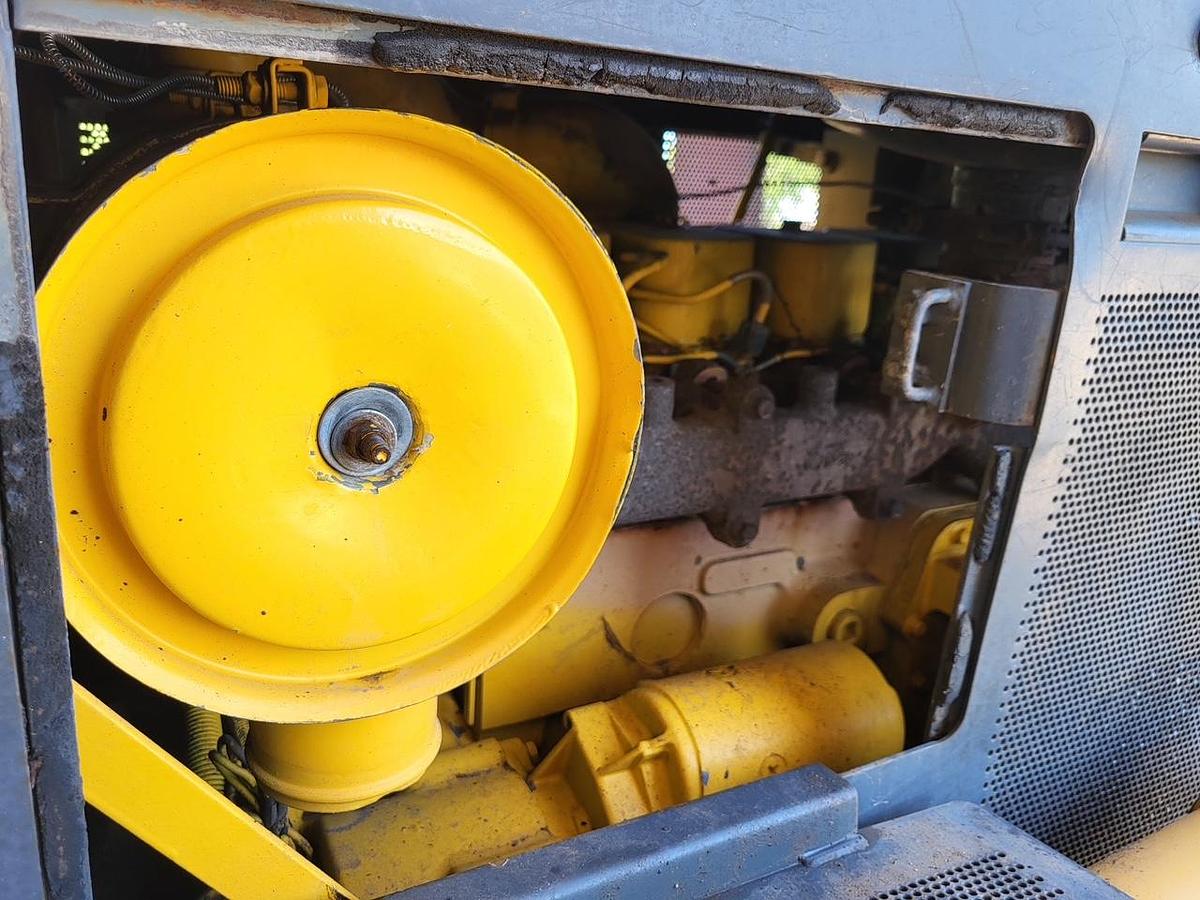 Used 2002 KOMATSU D32E