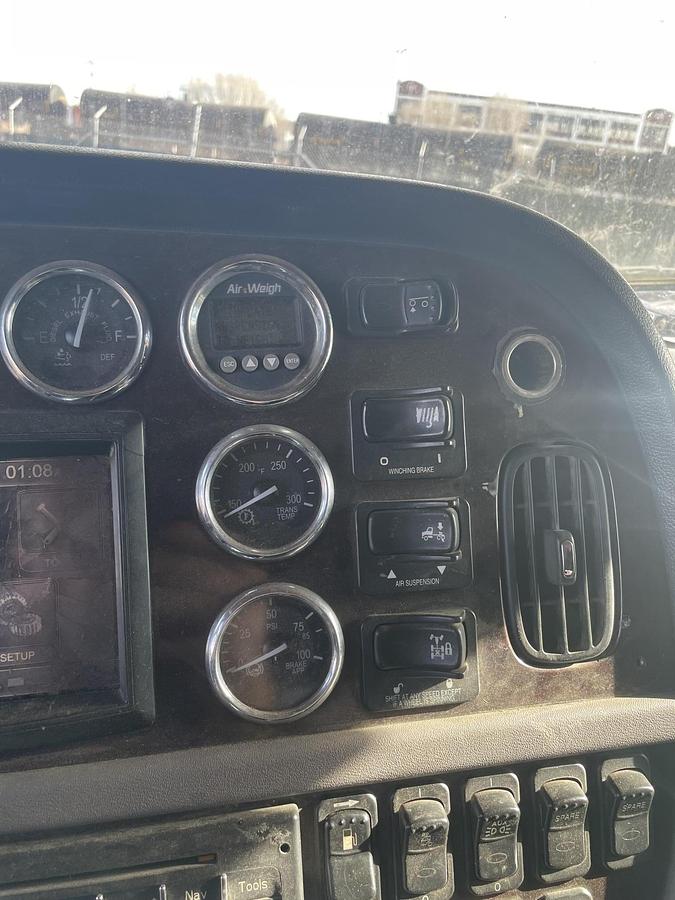 Used 2012 PETERBILT 389