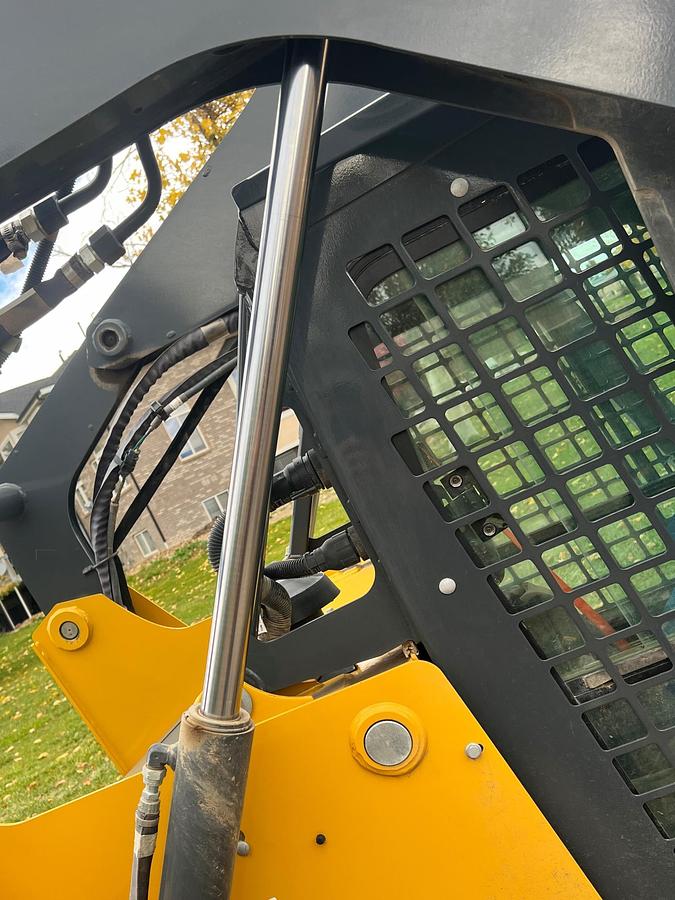 Used 2022 DEERE 317G