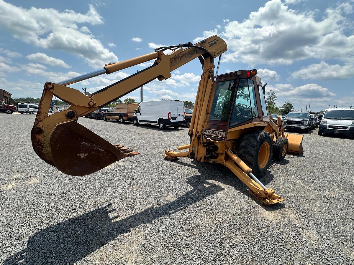 Used 1986 CASE 580E