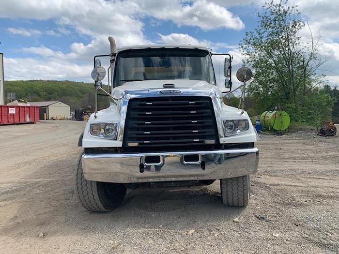 Used 2012 FREIGHTLINER SD114