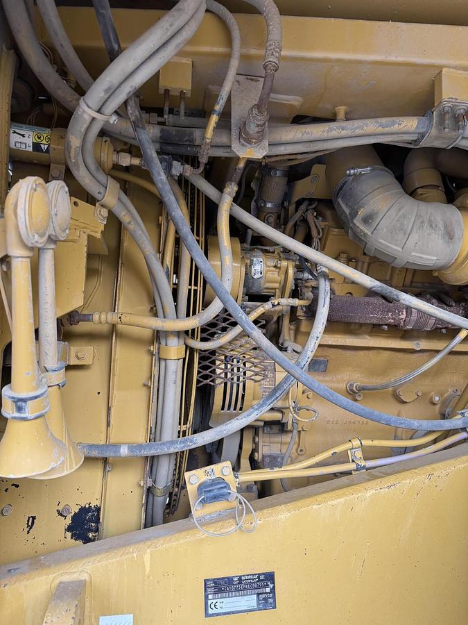 Used CATERPILLAR 775E