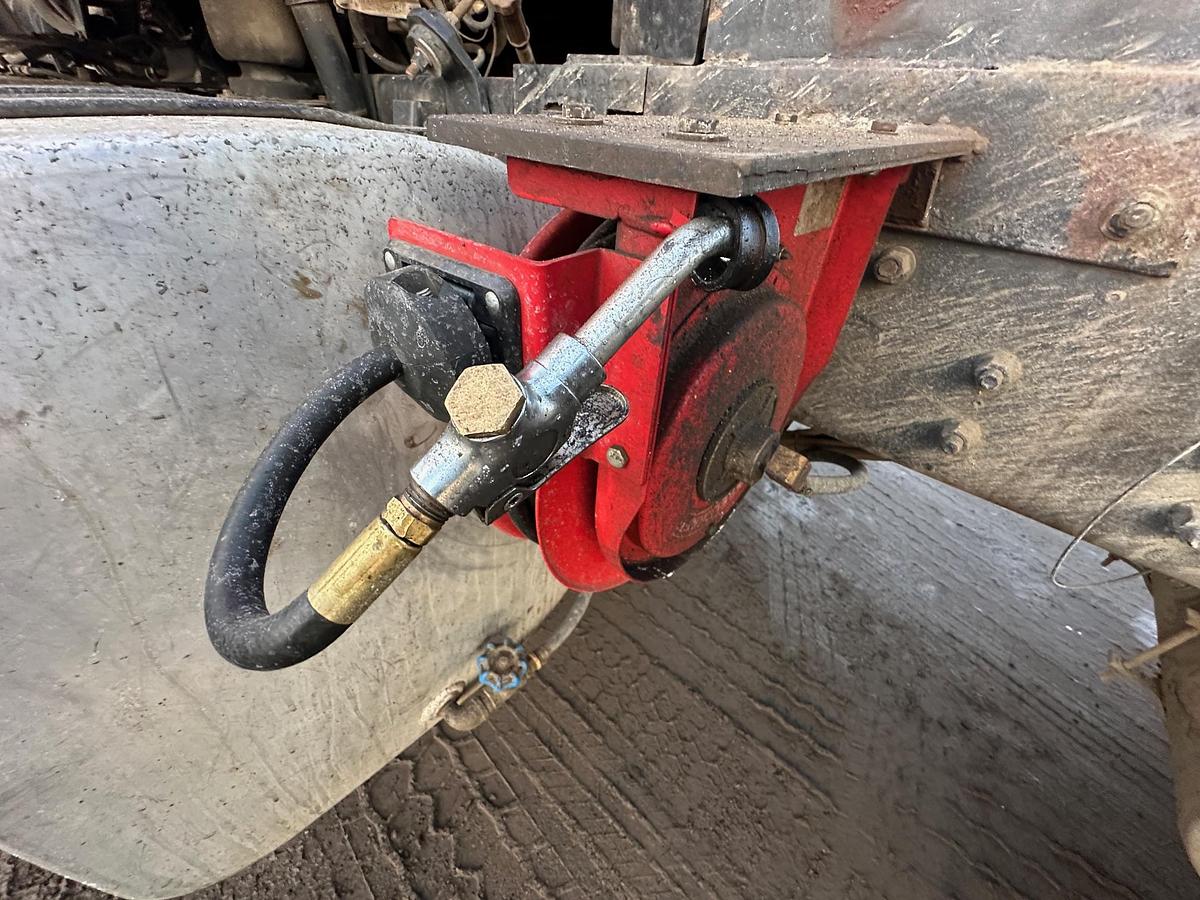 Used 2017 MACK Granite GU713