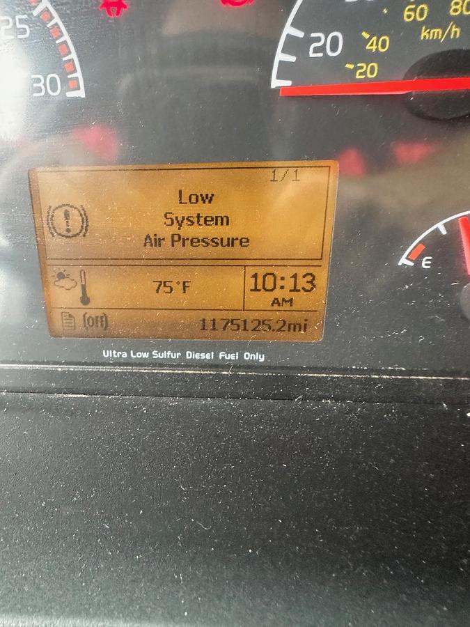 Used 2011 VOLVO VNL 64T630