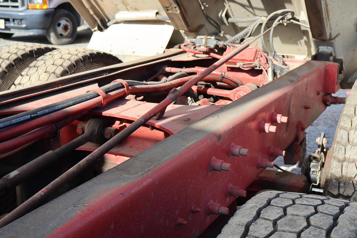 Used 2007 MACK Granite CV713