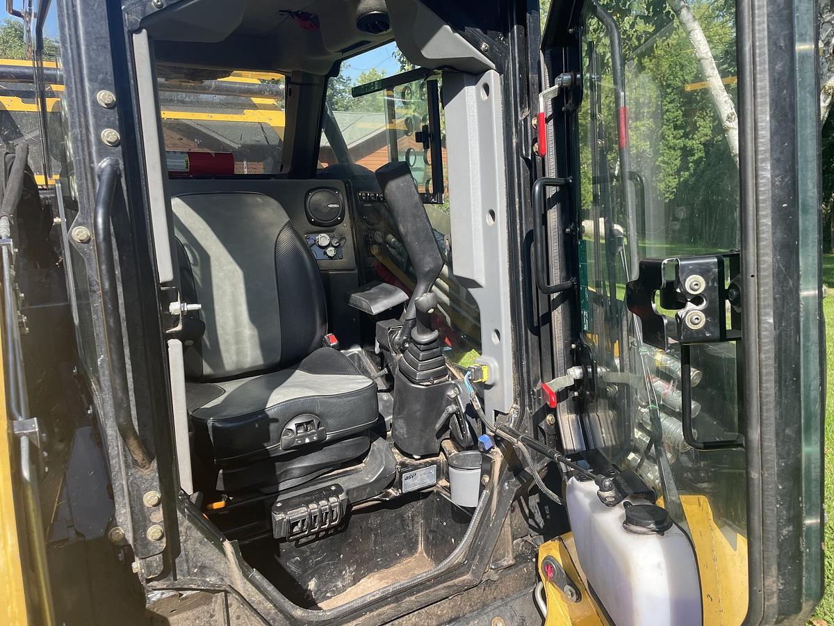 Used 2023 ASV RT135F