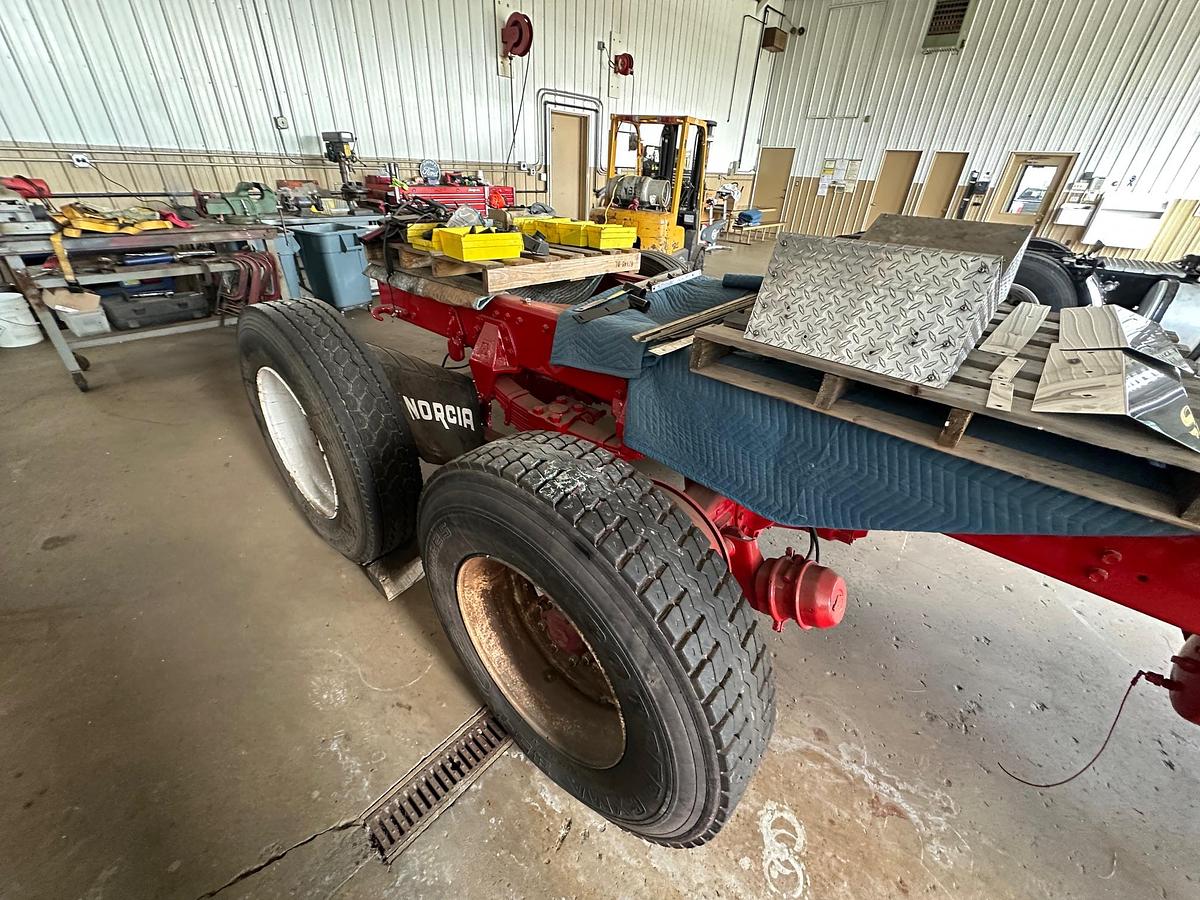 Used 1997 AUTOCAR DK6 Tilt Nose