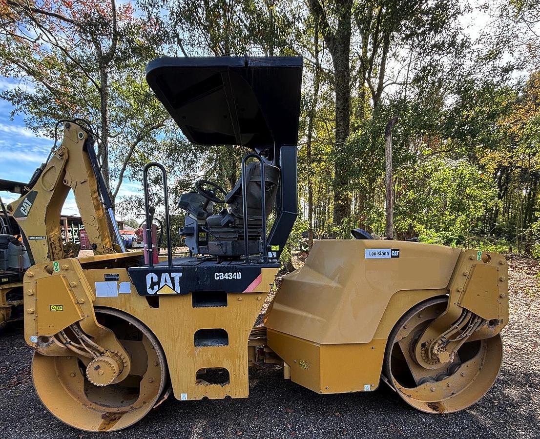 Used 2011 CATERPILLAR CB434D