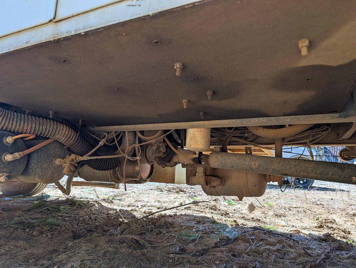 Used 2001 INTERNATIONAL DT466