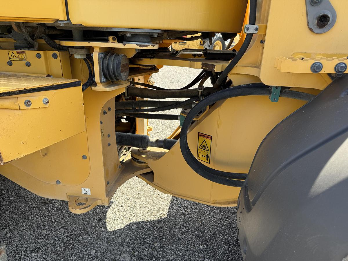 Used 2010 VOLVO L60F