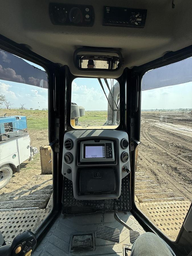 Used 2018 CATERPILLAR D6T XW