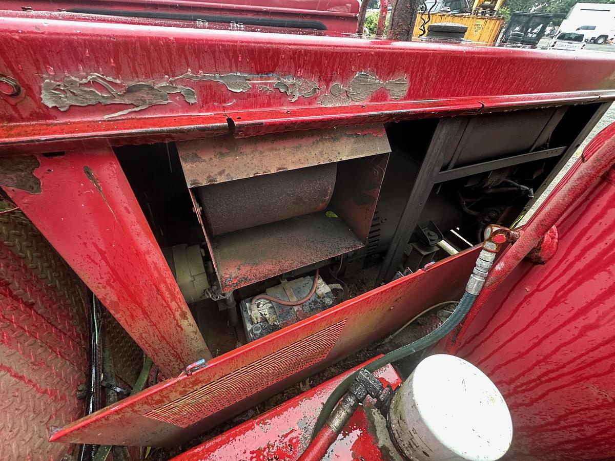 Used 2001 INTERNATIONAL 4700 Service Truck