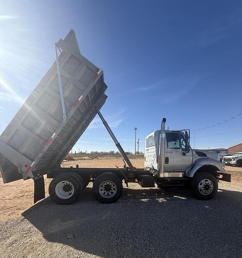 Used 2008 INTERNATIONAL 7400