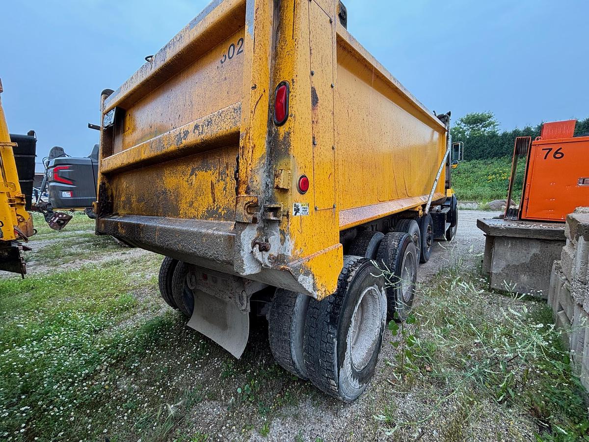 Used 1995 MACK CL713