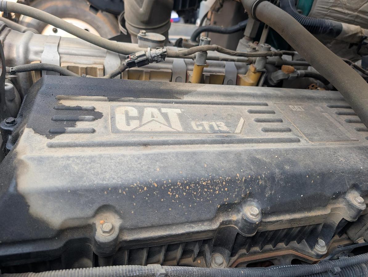 Used 2016 CATERPILLAR CT660S