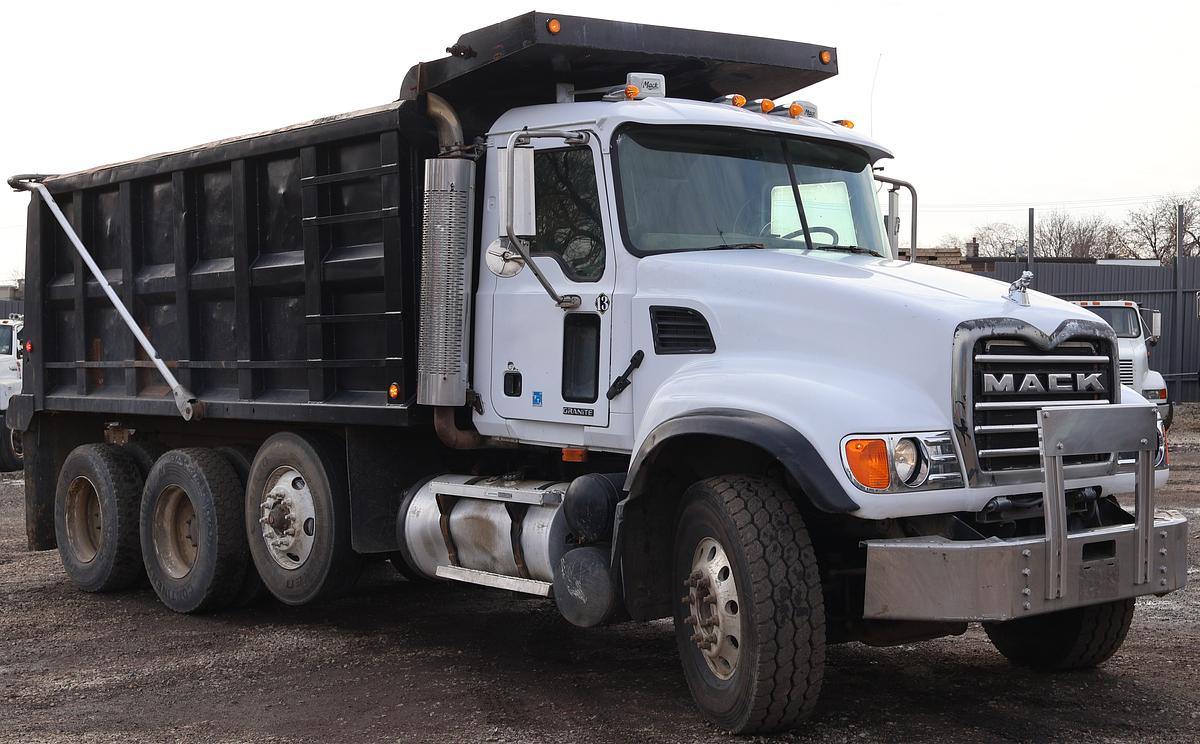 Used 2007 MACK Granite CV713