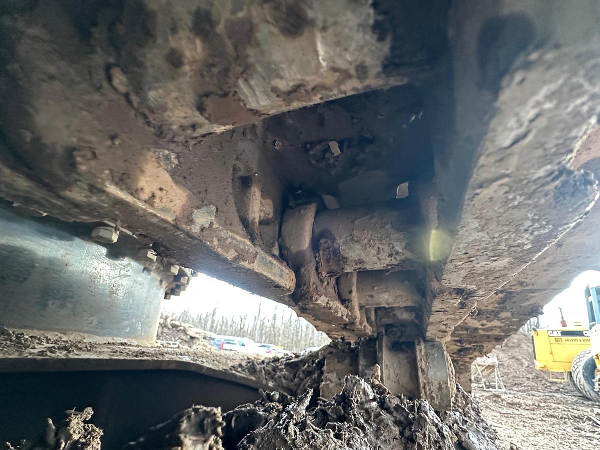 Used 2005 DEERE 160C LC