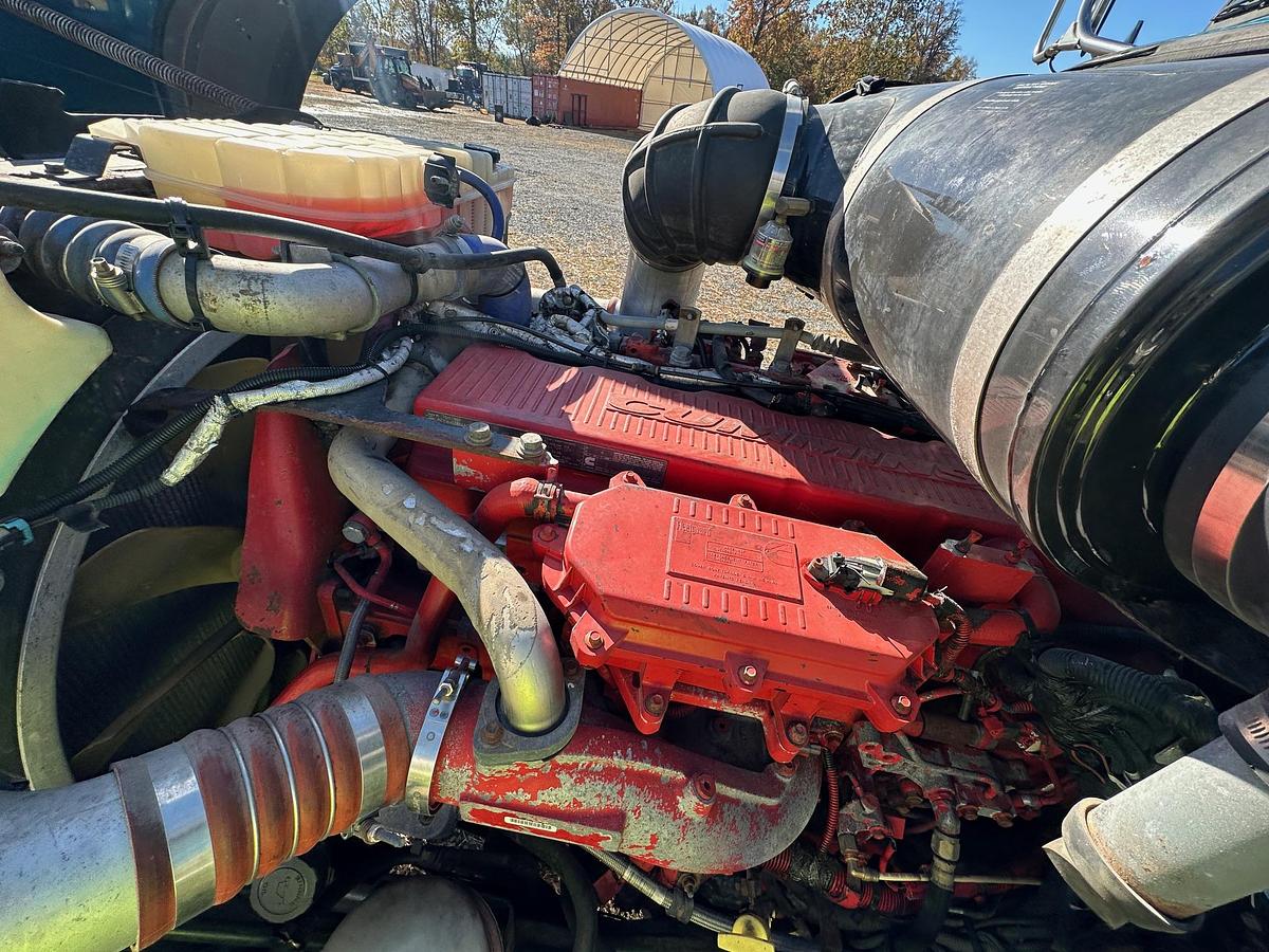 Used 2012 PETERBILT 365