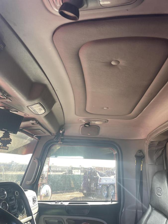 Used 2012 PETERBILT 389