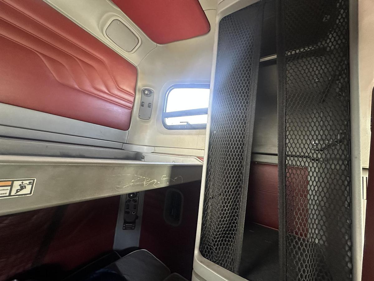 Used 2006 FREIGHTLINER Cascadia