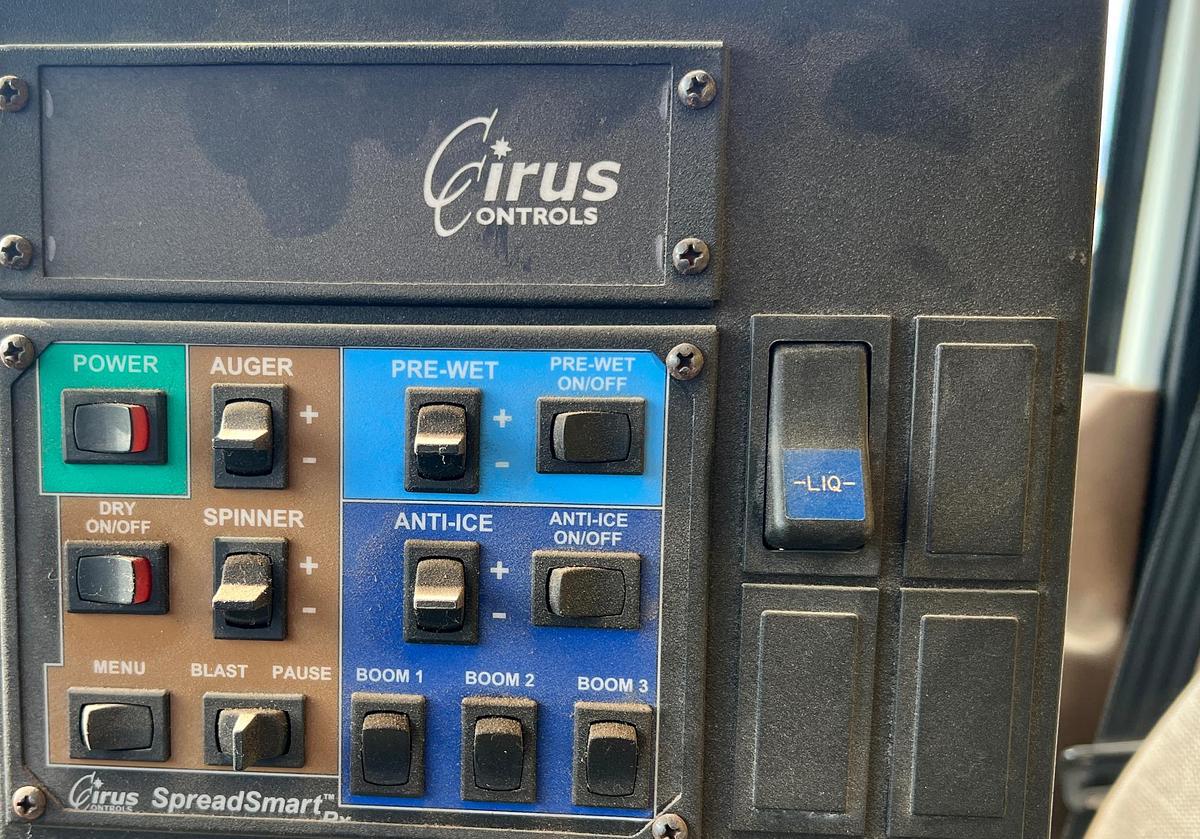 Used 2005 MACK CV713 Granite Dump Truck