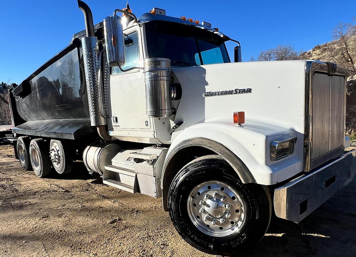 Used 2019 WESTERN STAR W4900