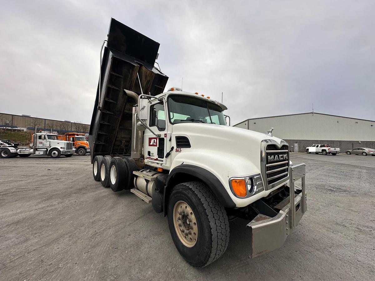 Used 2007 MACK CV713